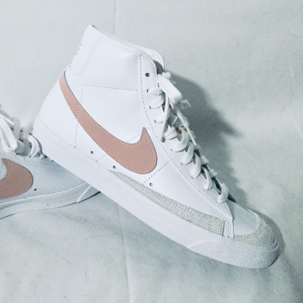 NWOT Women’s Nike Hightop Shoes!!